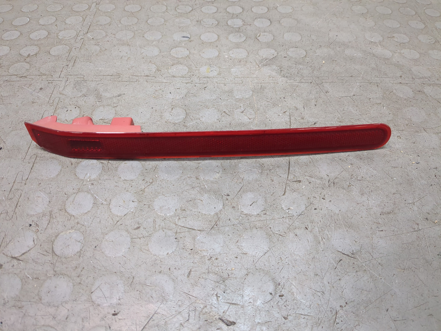 Отражатель в бампер задний правый