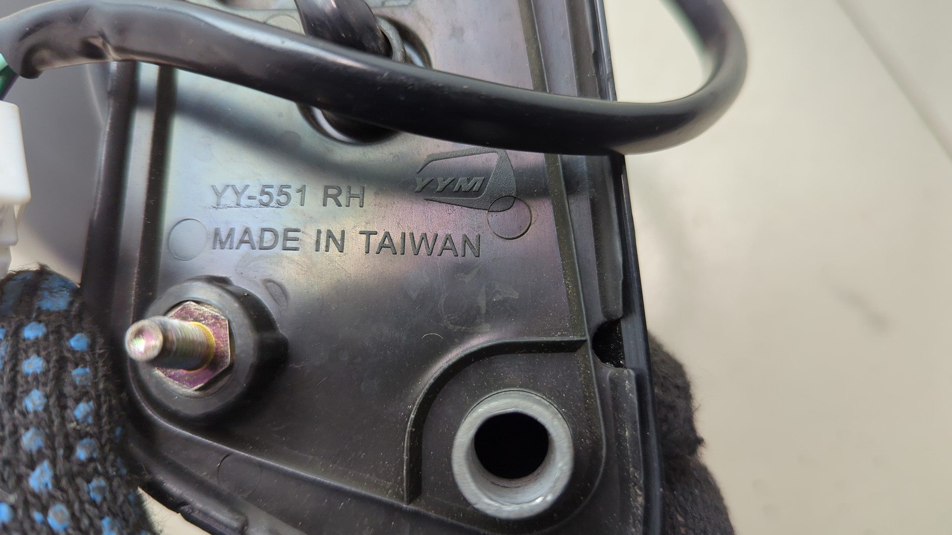 Зеркало правое электрическое