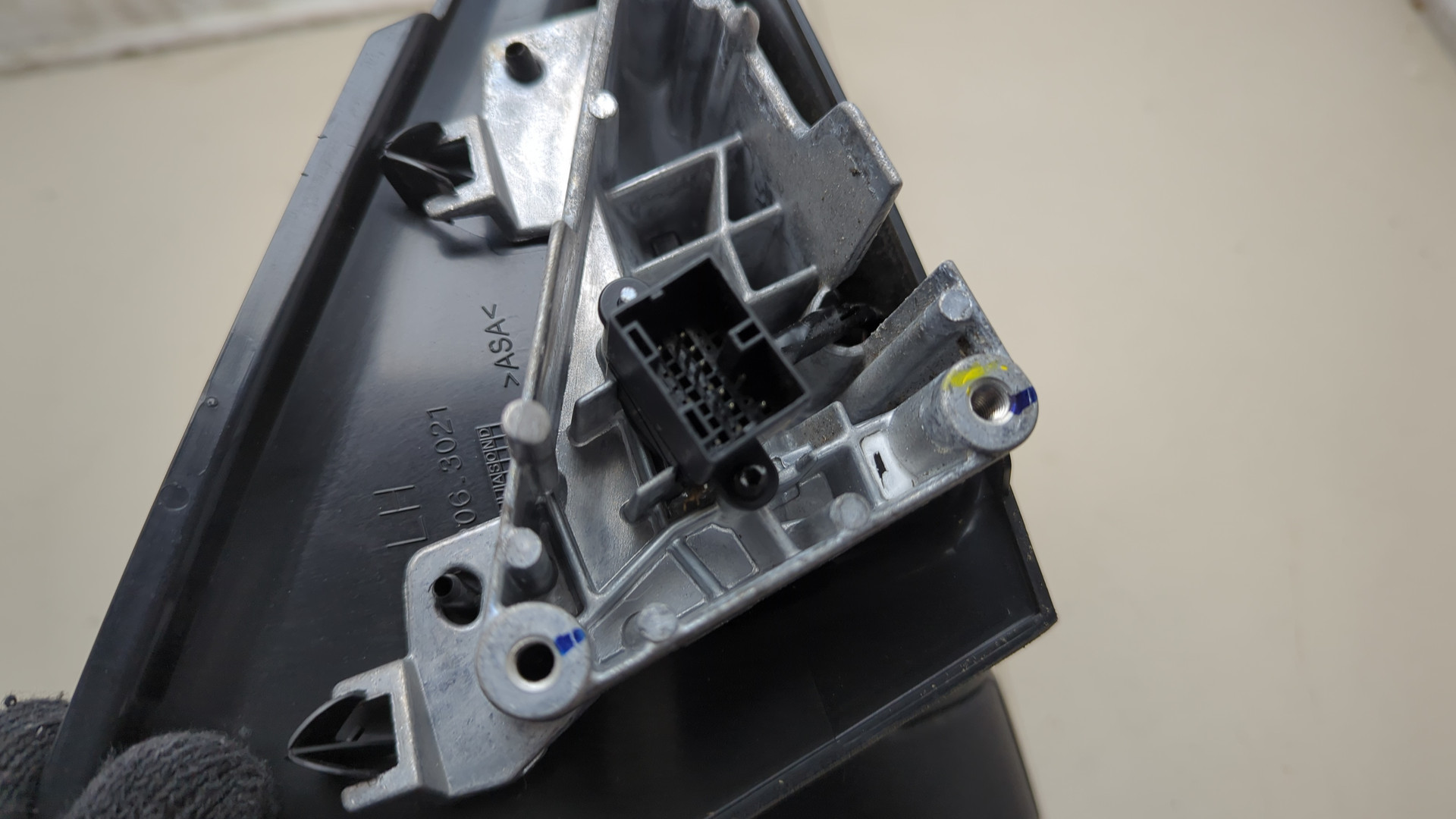 Зеркало левое электрическое