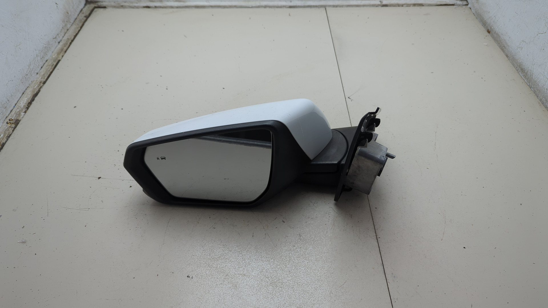 Зеркало левое электрическое