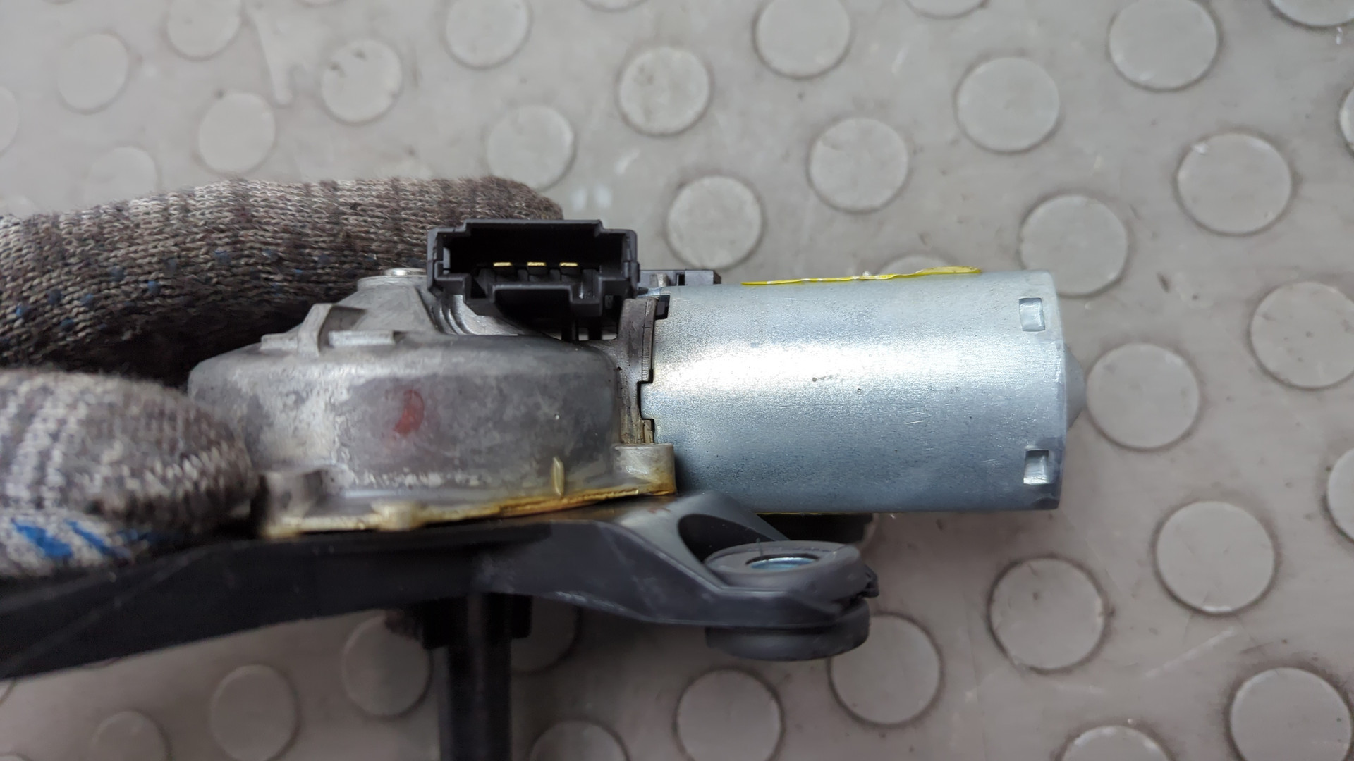 Моторчик стеклоочистителя задний