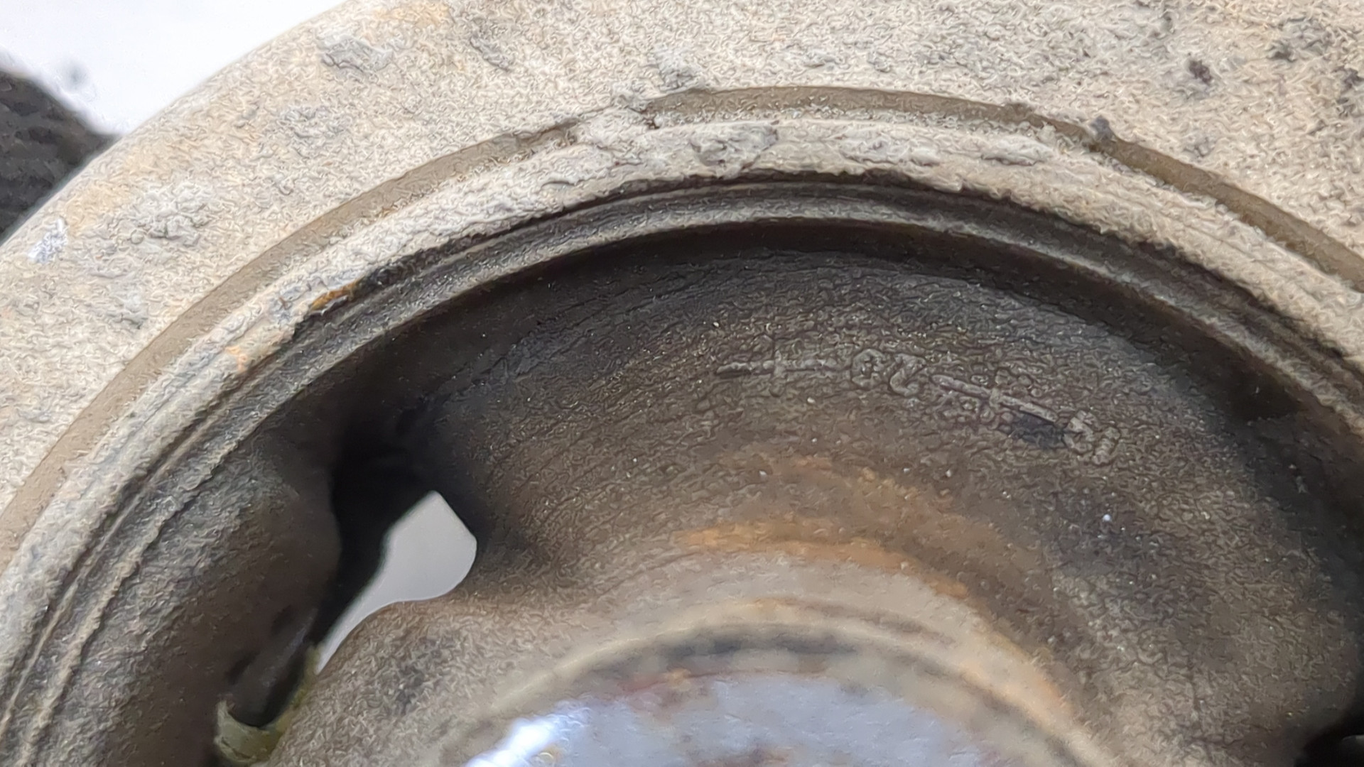 Рычаг передний правый