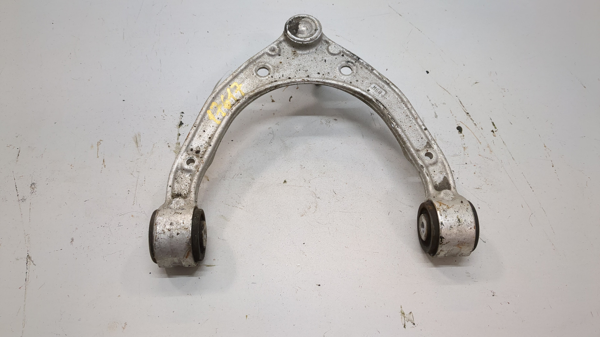 Рычаг передний