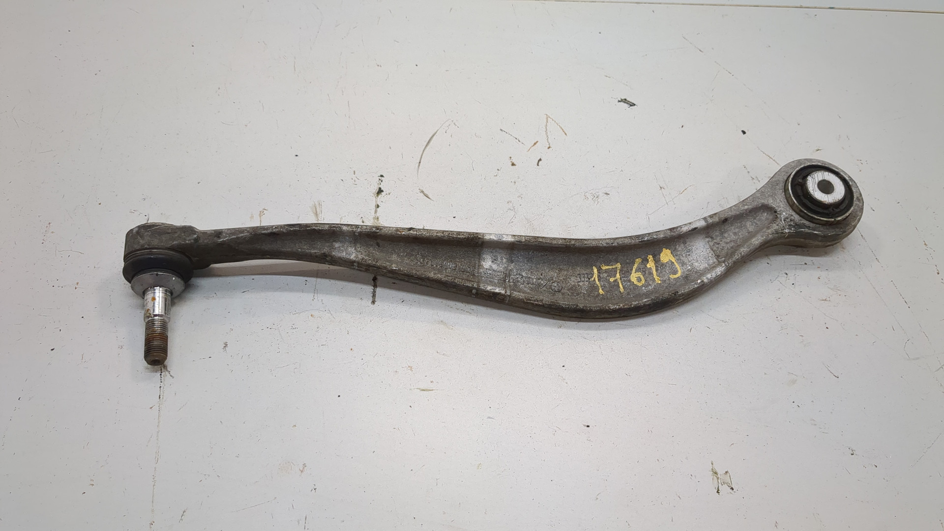 Рычаг задний