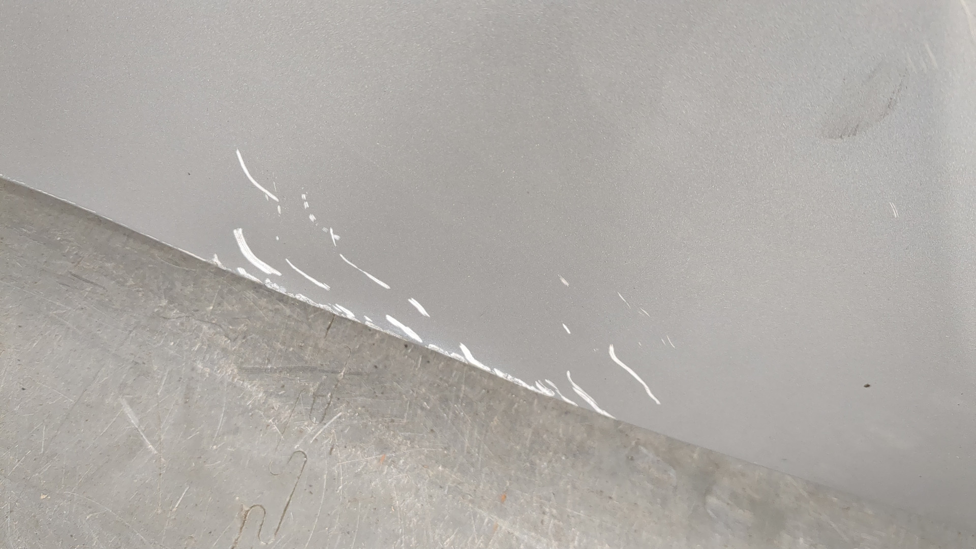 Крыло переднее правое