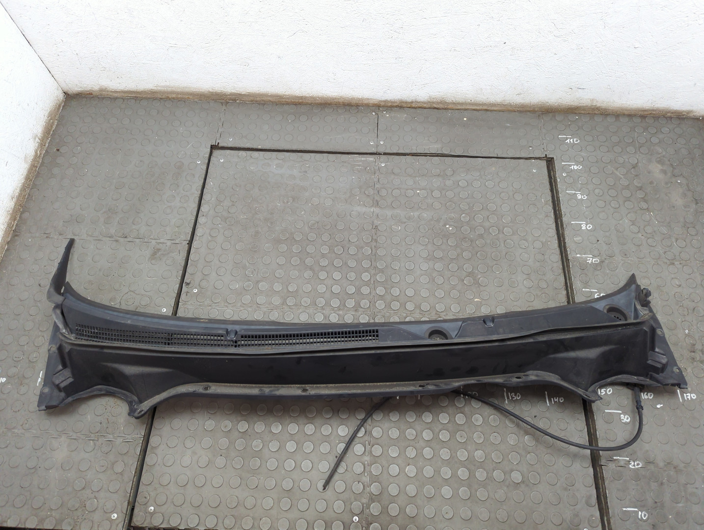 Решетка стеклоочистителей (Жабо)