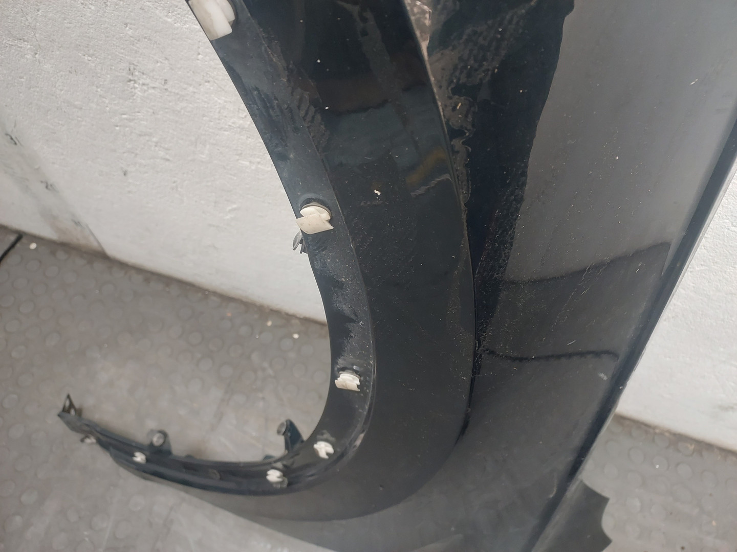 Крыло переднее левое