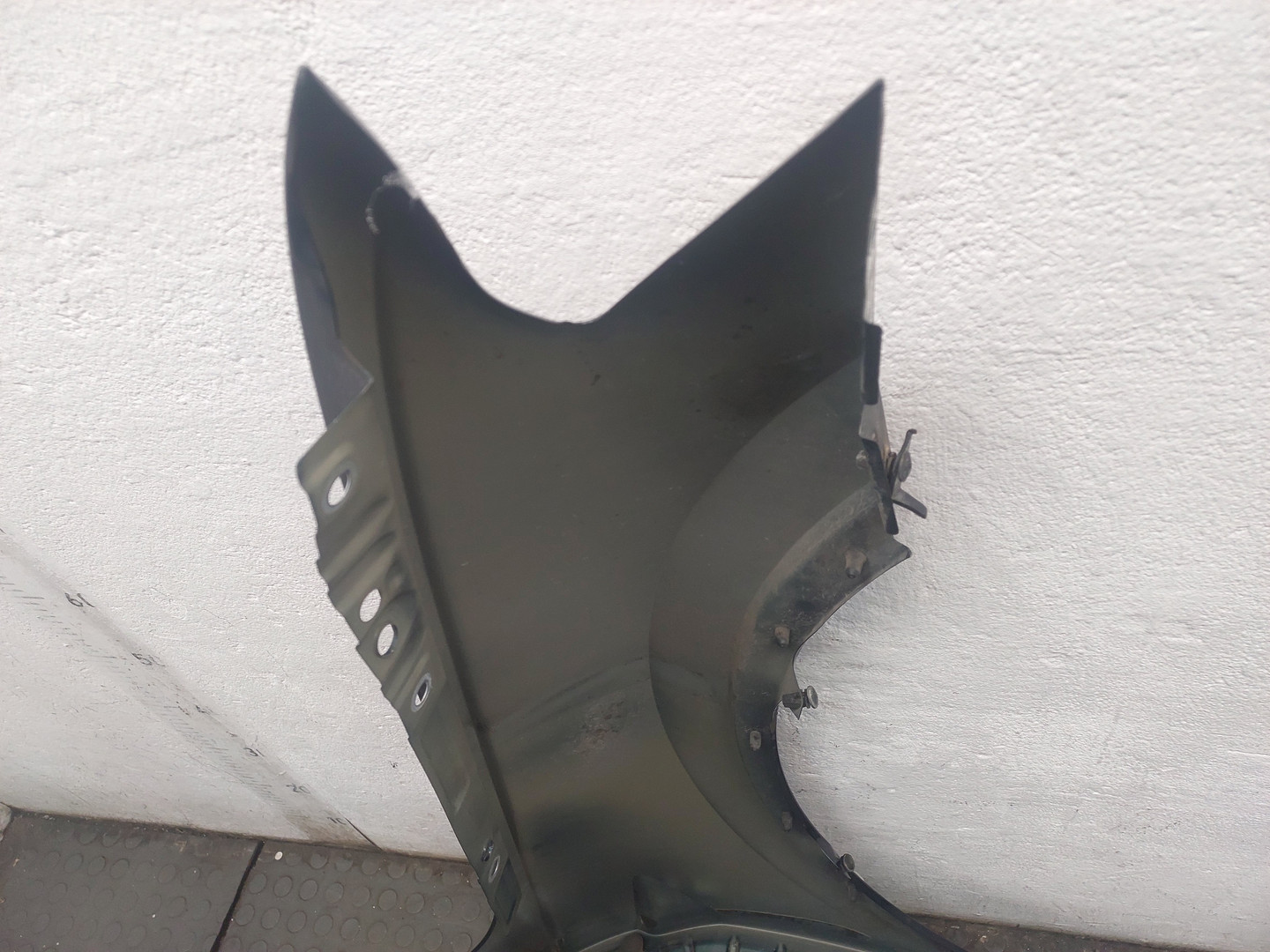 Крыло переднее левое