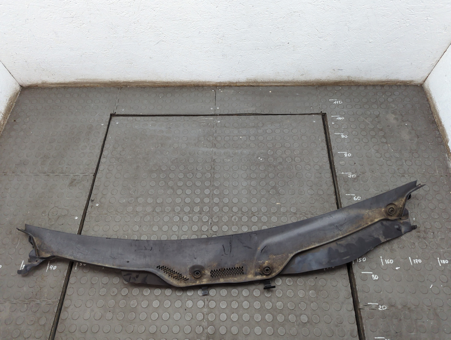 Решетка стеклоочистителей (Жабо)