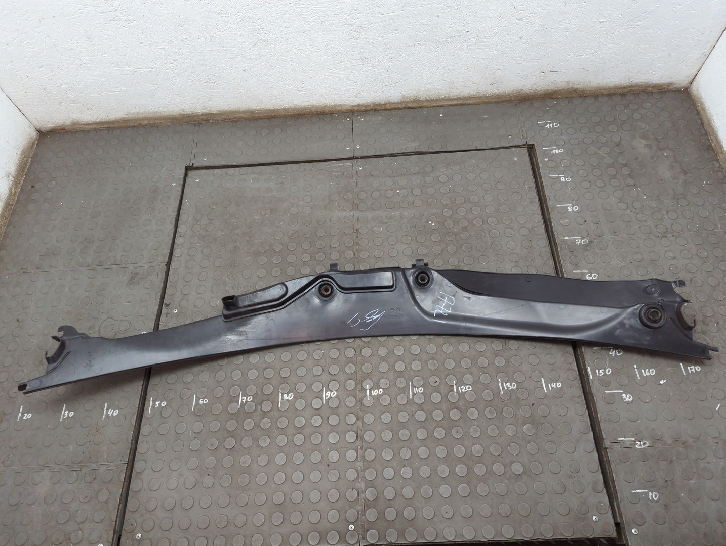 Решетка стеклоочистителей (Жабо)