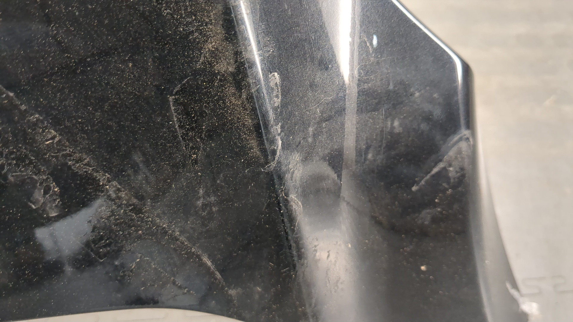 Крыло переднее левое