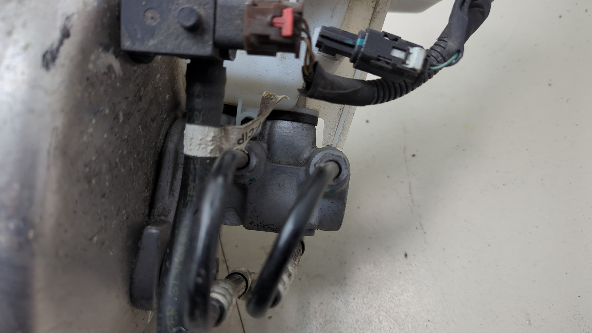 Цилиндр тормозной главный