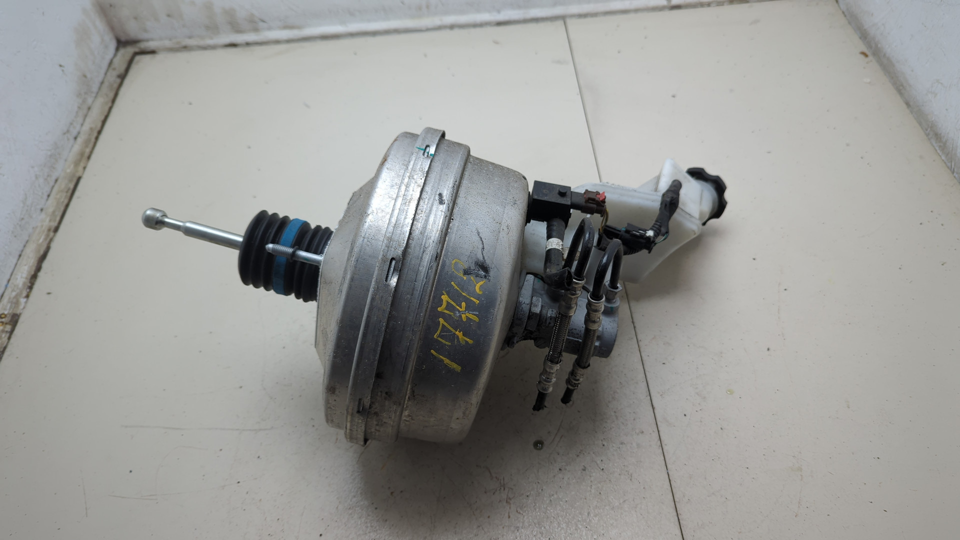 Цилиндр тормозной главный