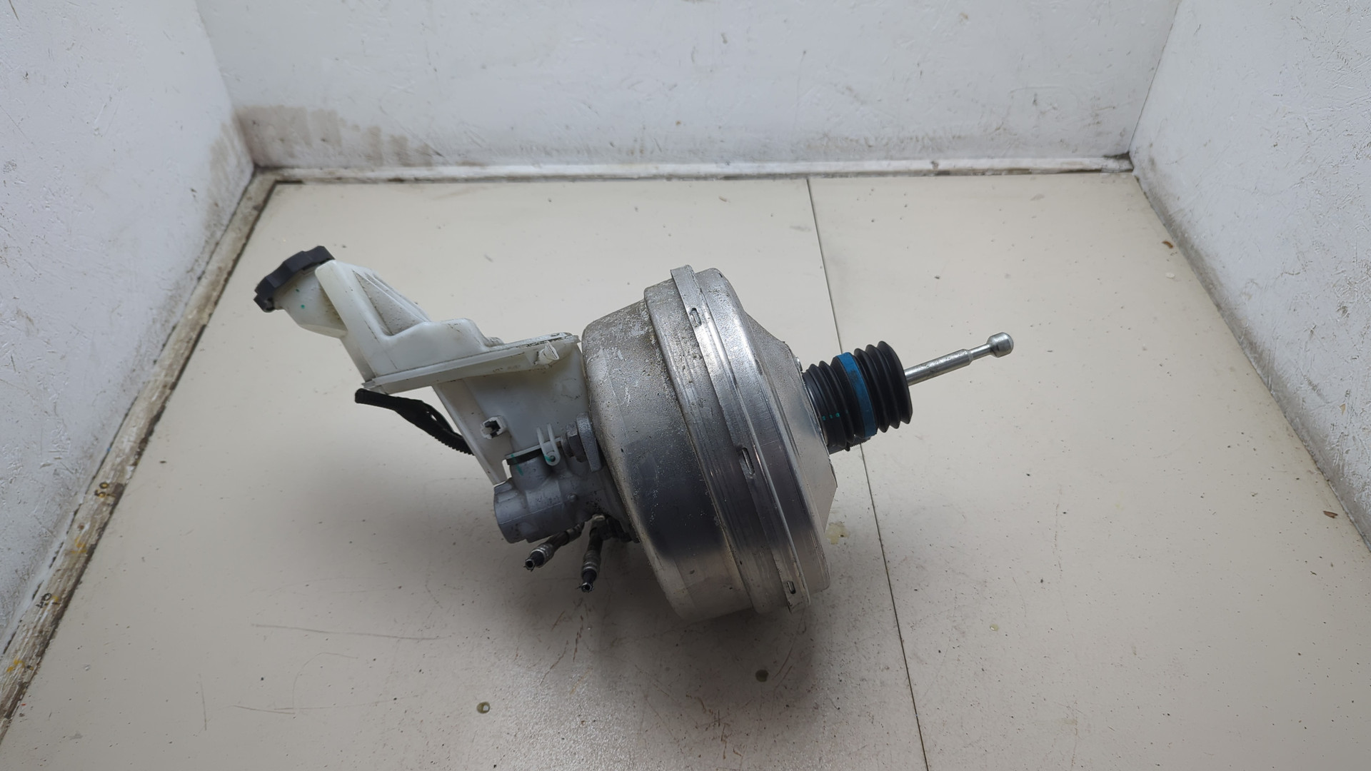 Цилиндр тормозной главный