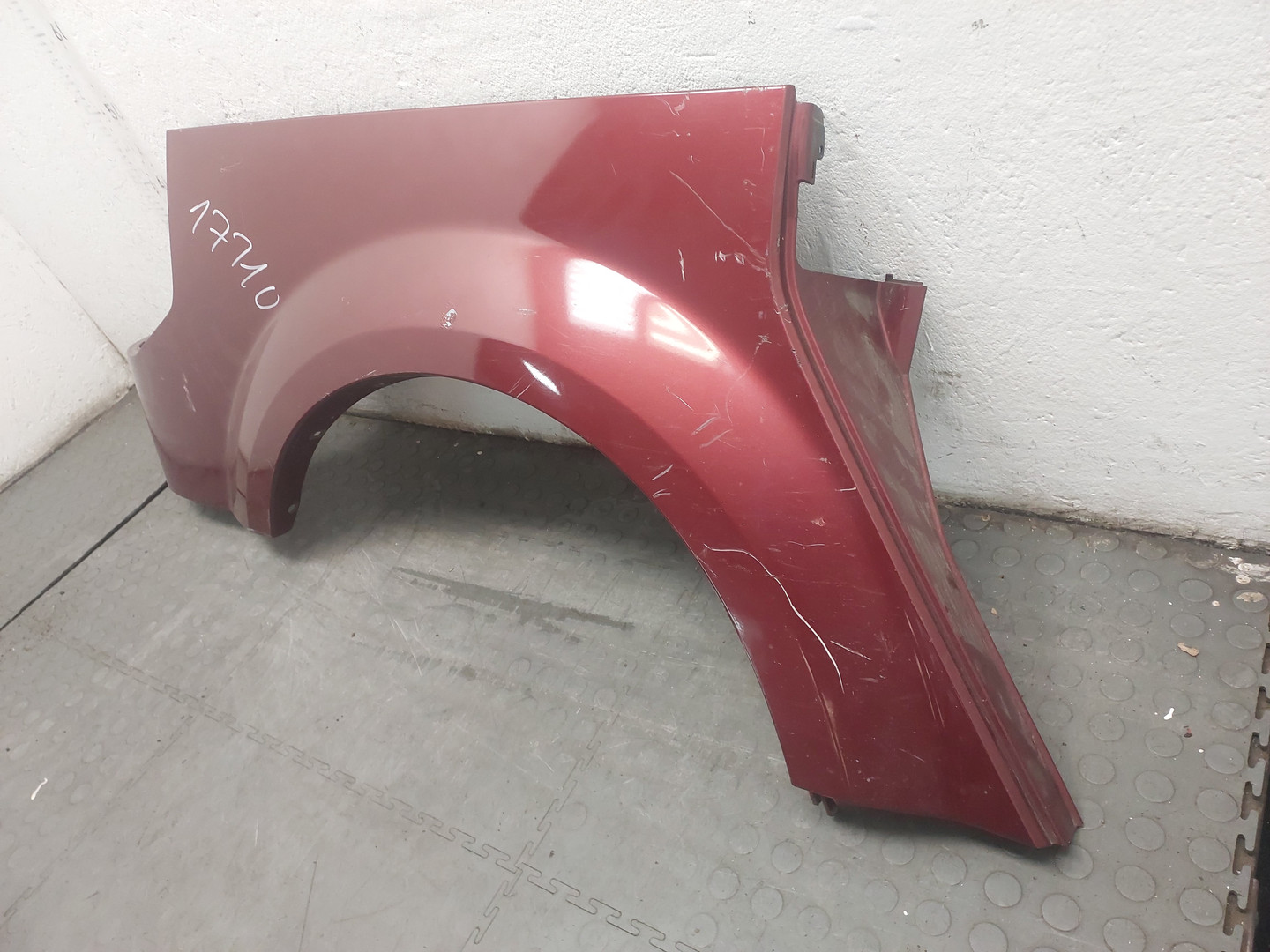 Крыло заднее правое