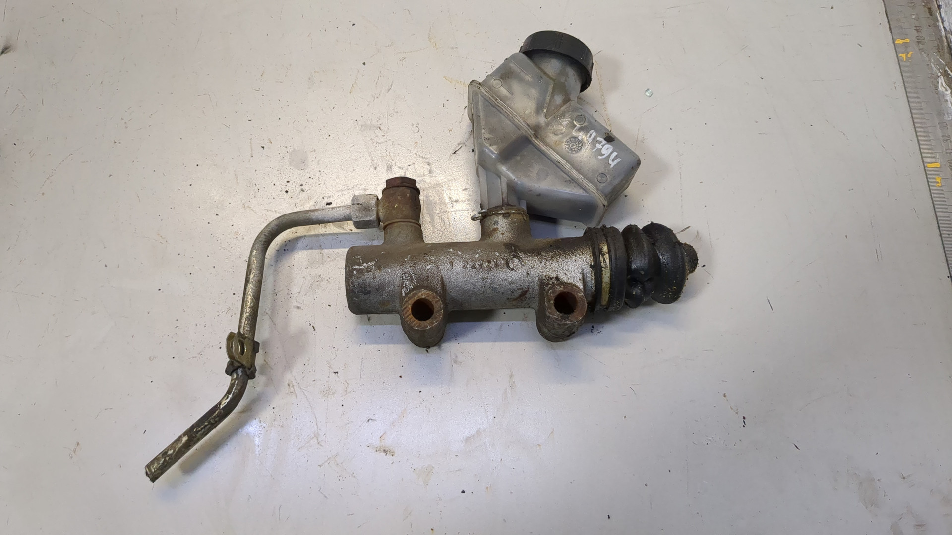 Цилиндр тормозной главный