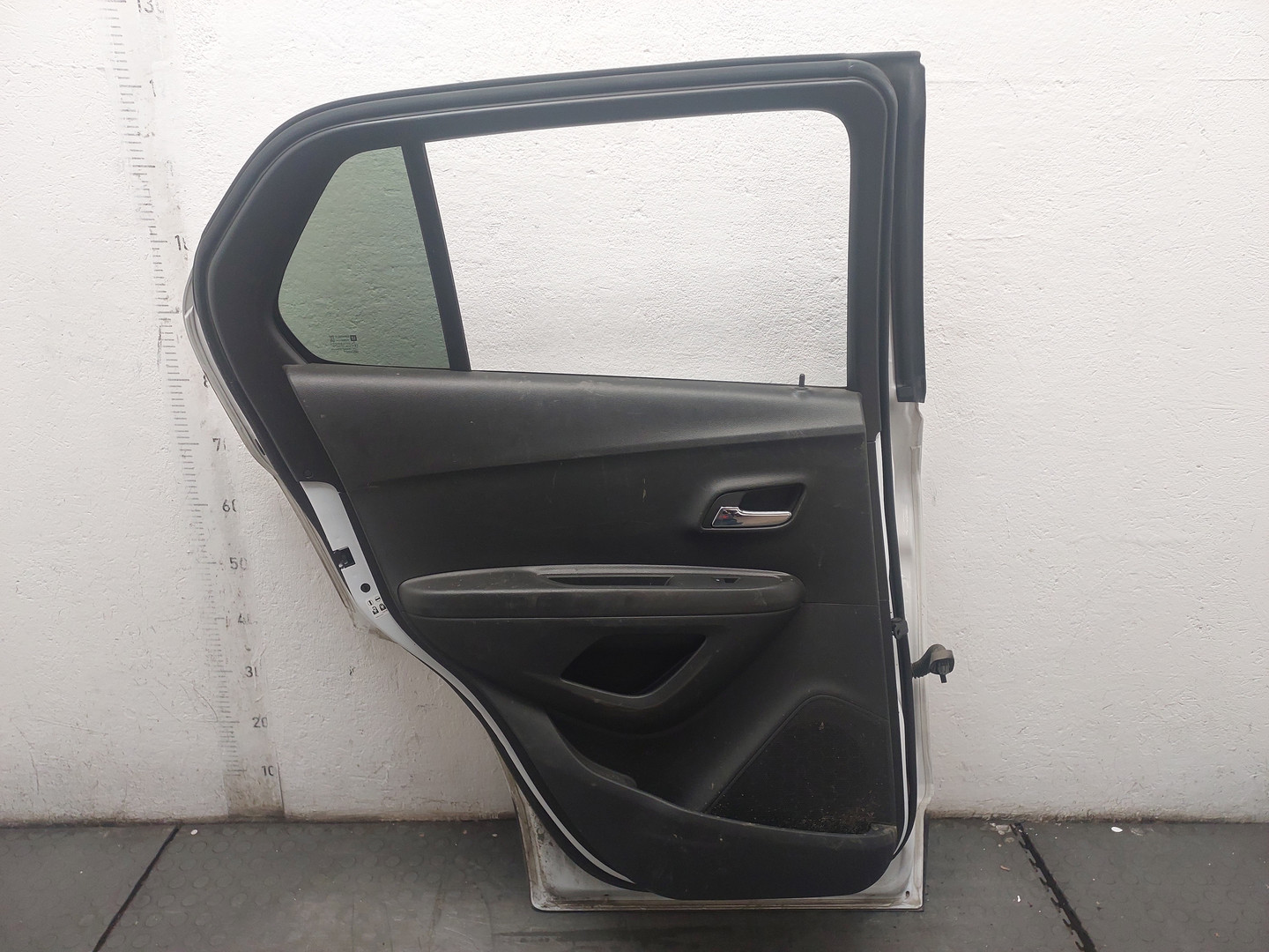 Дверь задняя левая