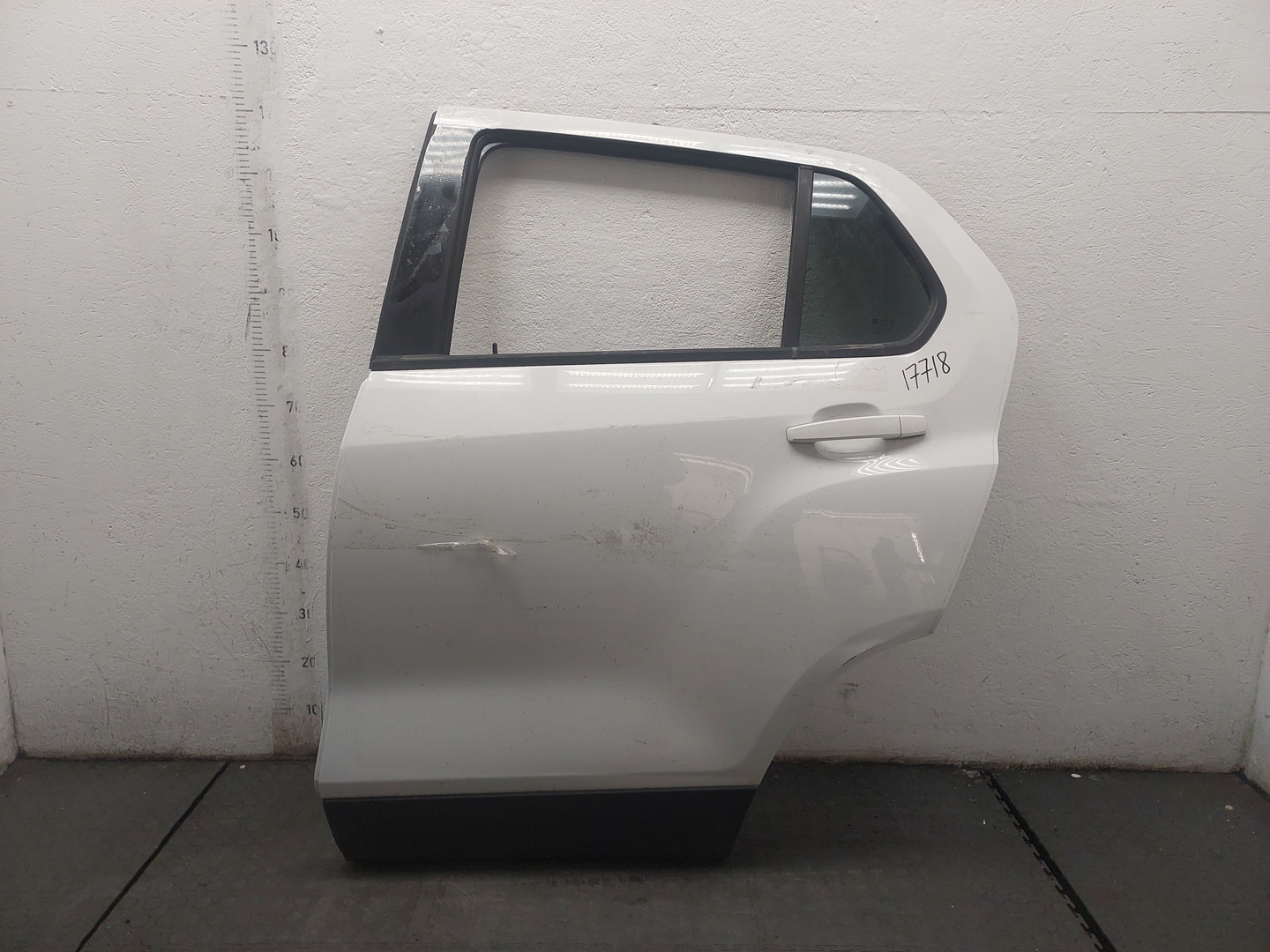 Дверь задняя левая
