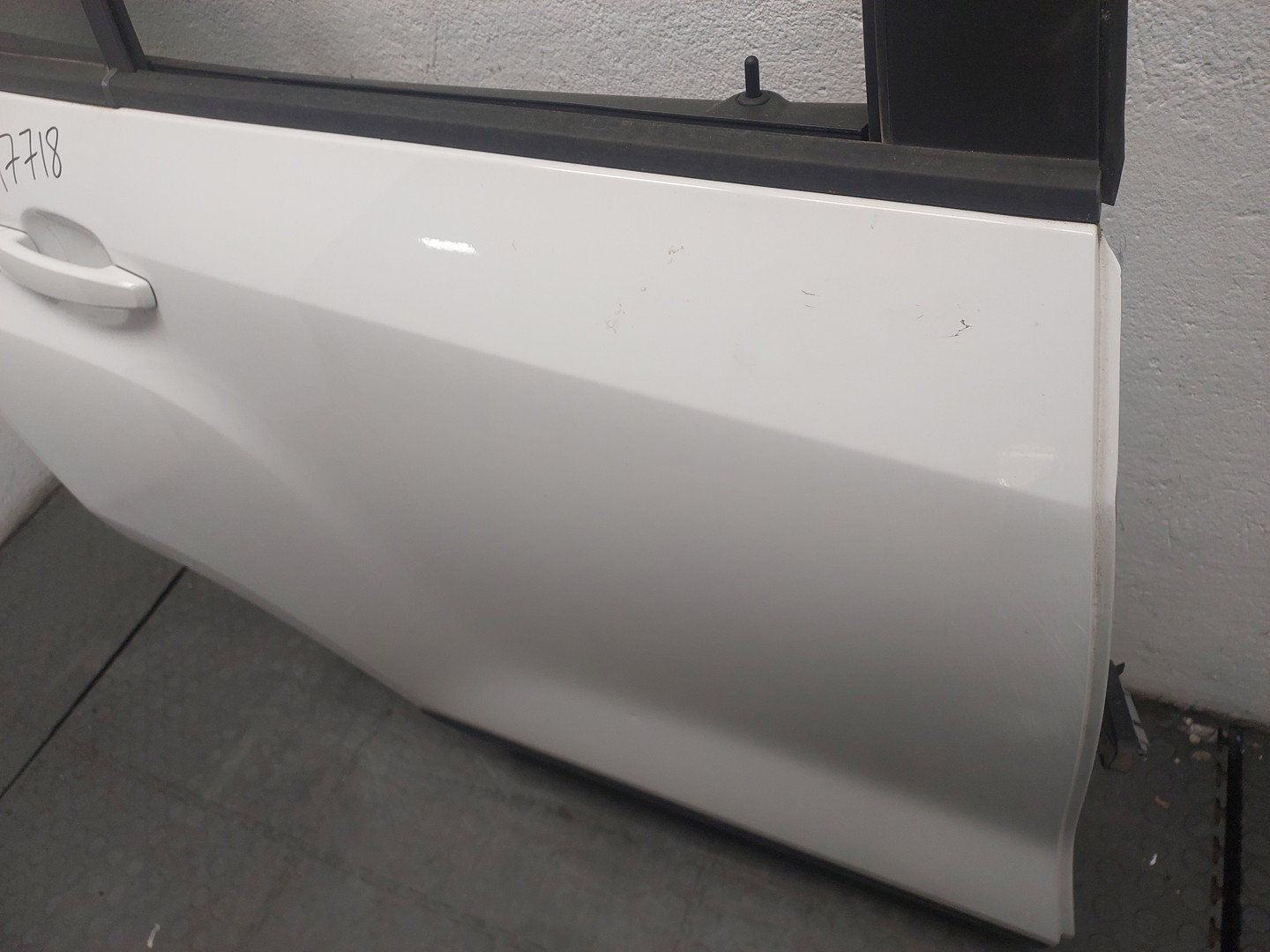 Дверь задняя правая