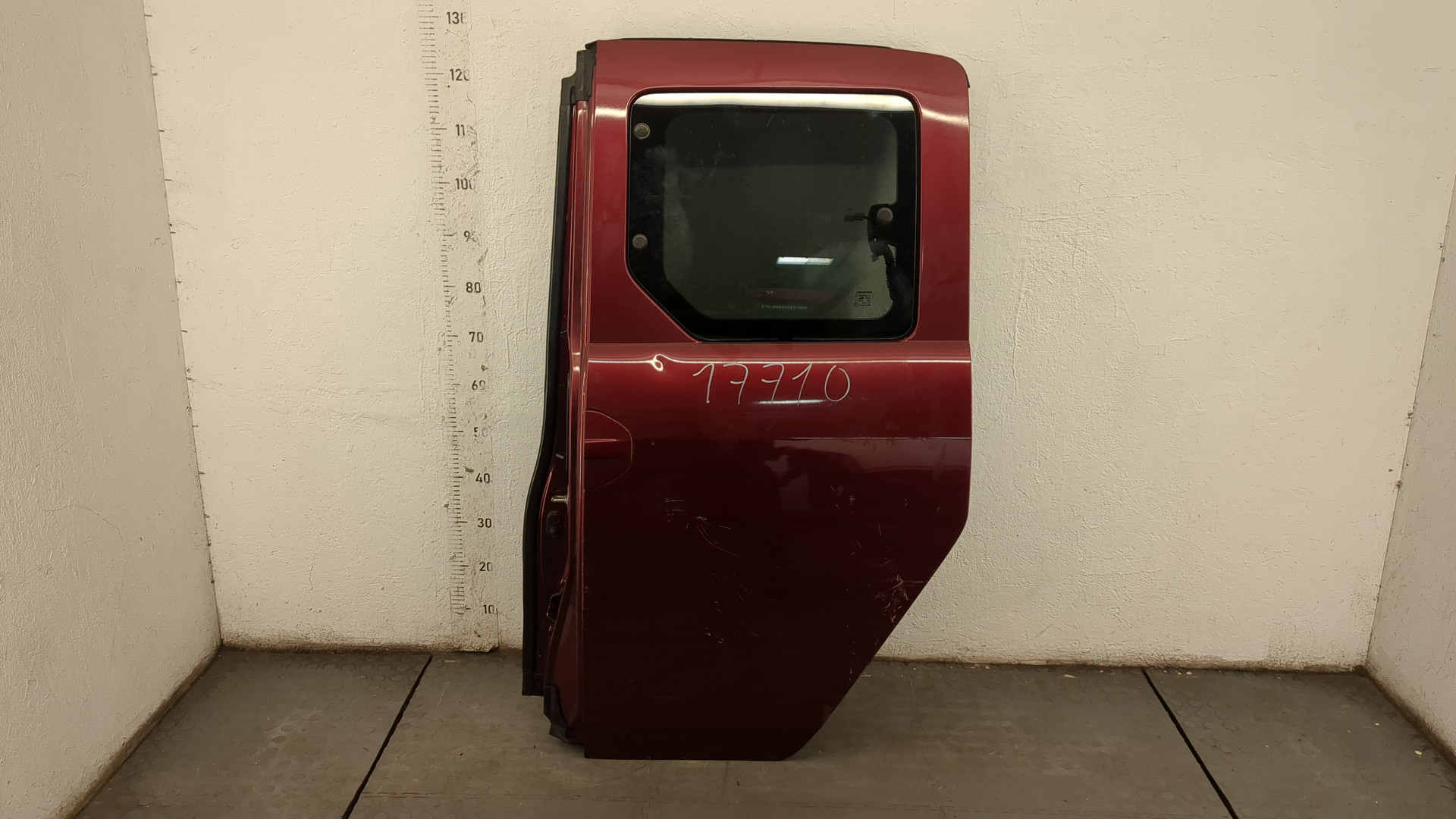 Дверь задняя левая