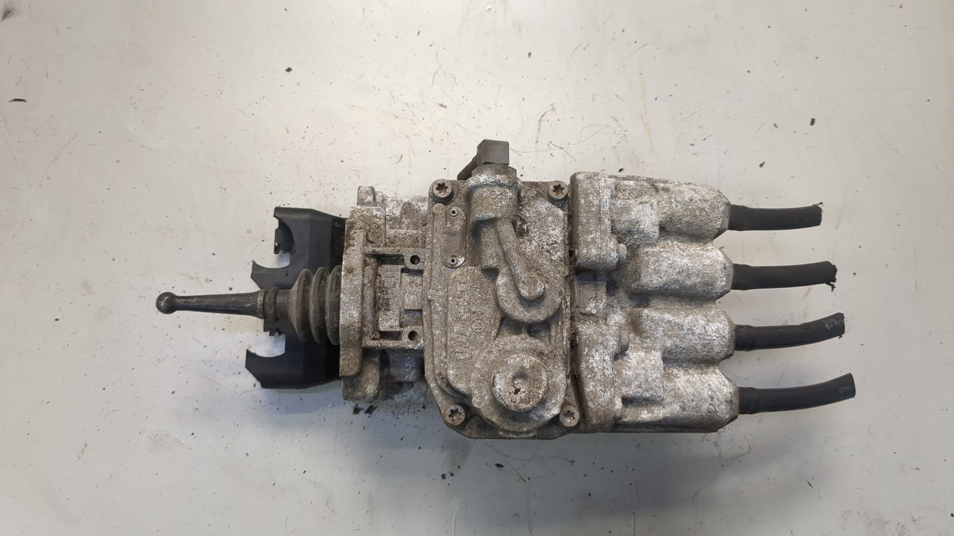 Кран тормозной главный