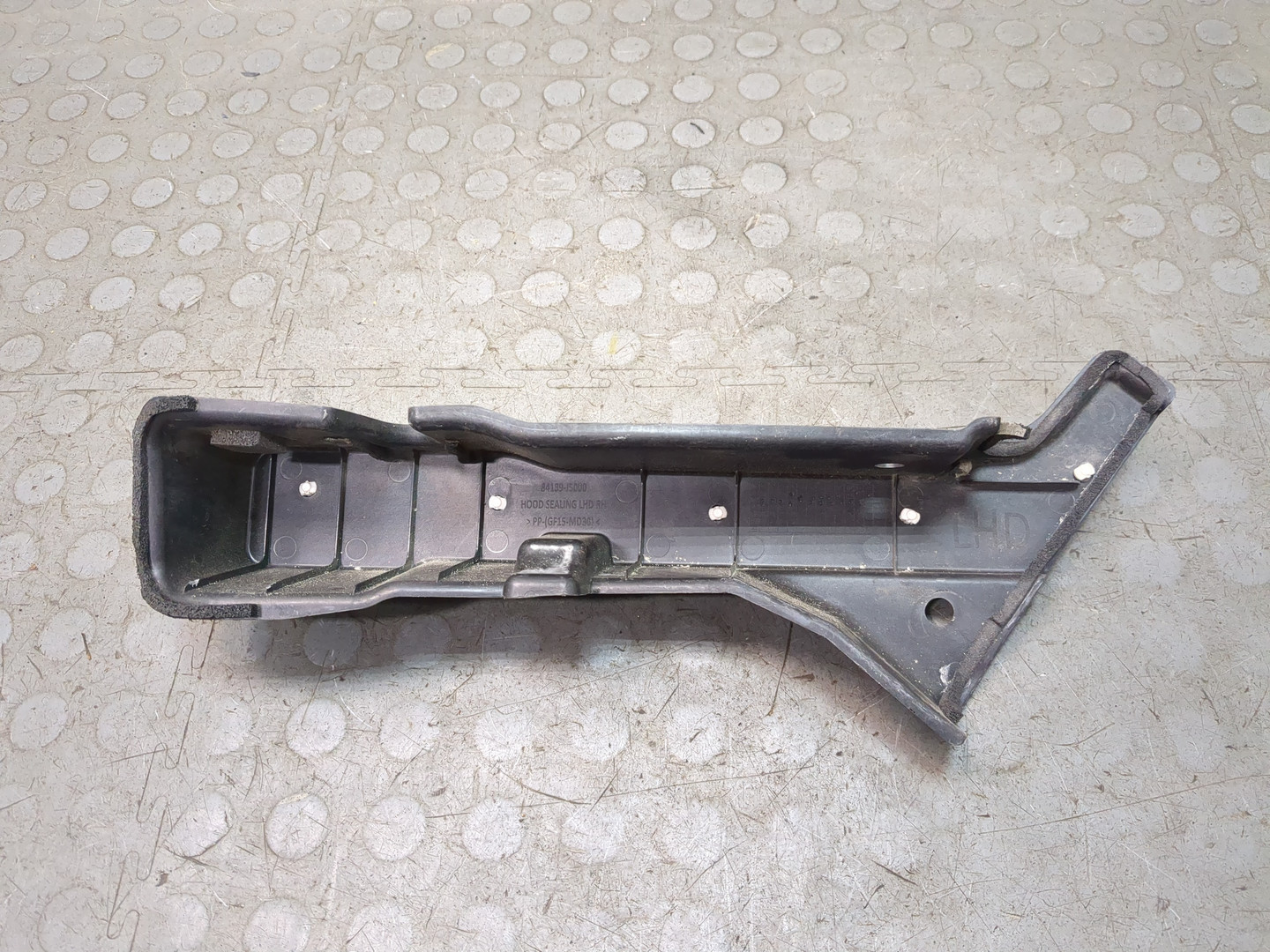 Накладка переднего крыла правого