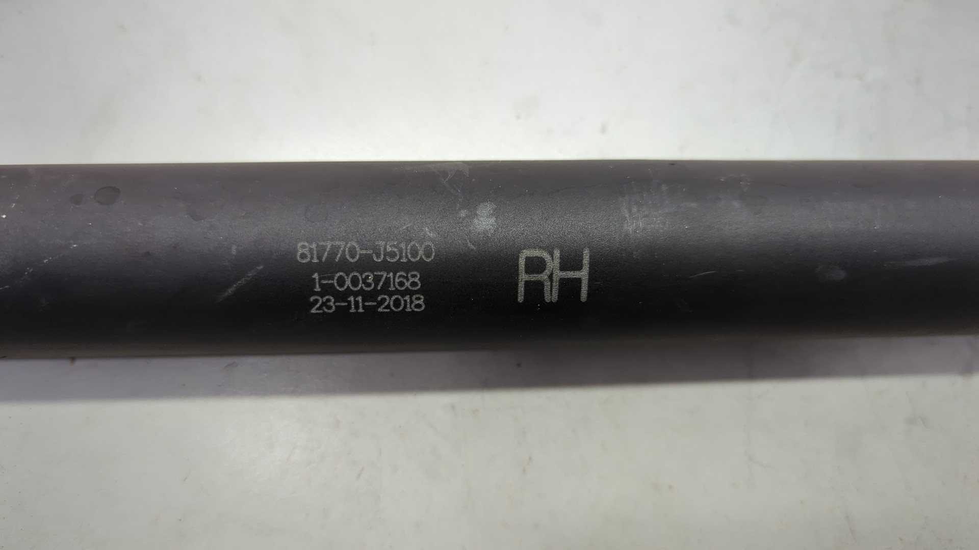 Амортизатор крышки багажника