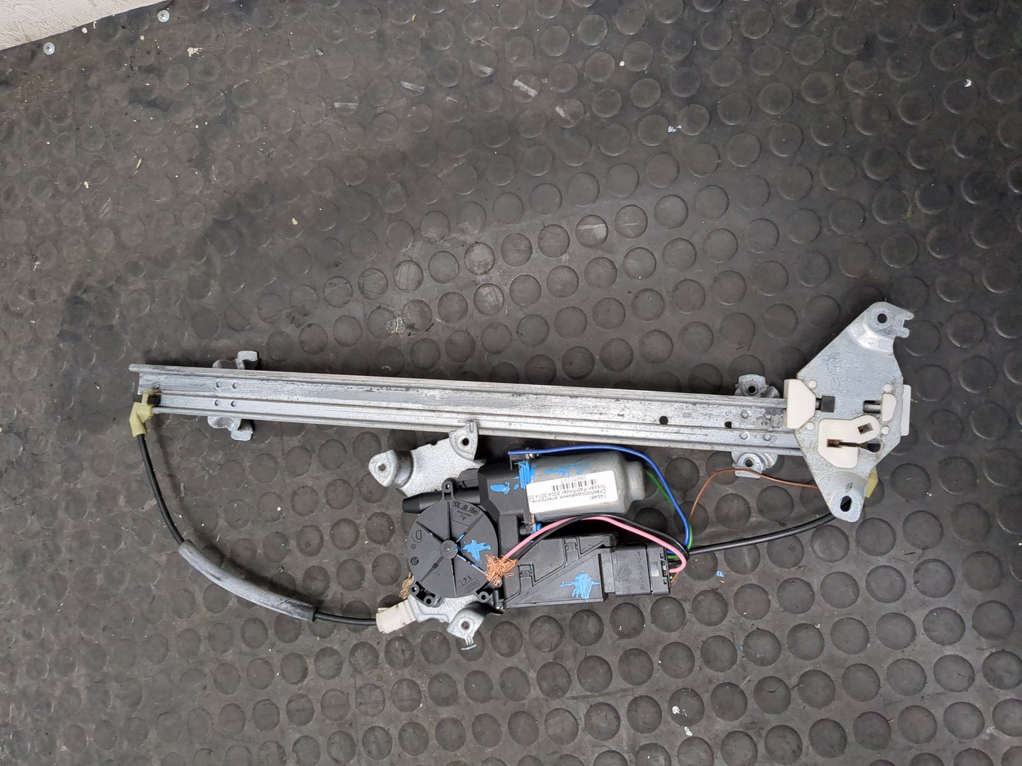 Стеклоподъемник электр. передний правый