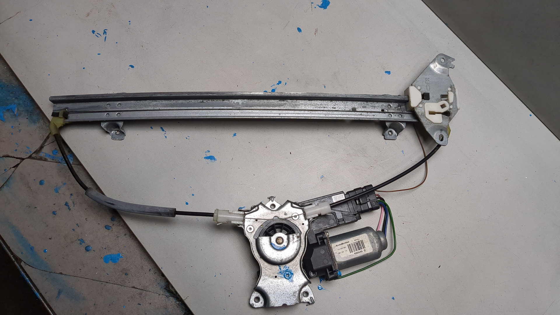 Стеклоподъемник электр. передний правый