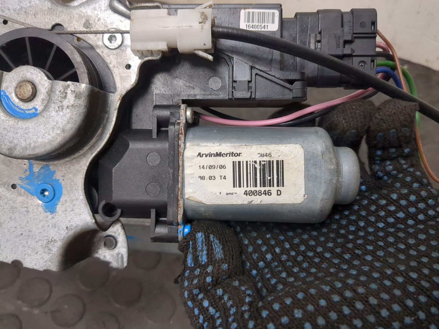 Стеклоподъемник электр. передний правый