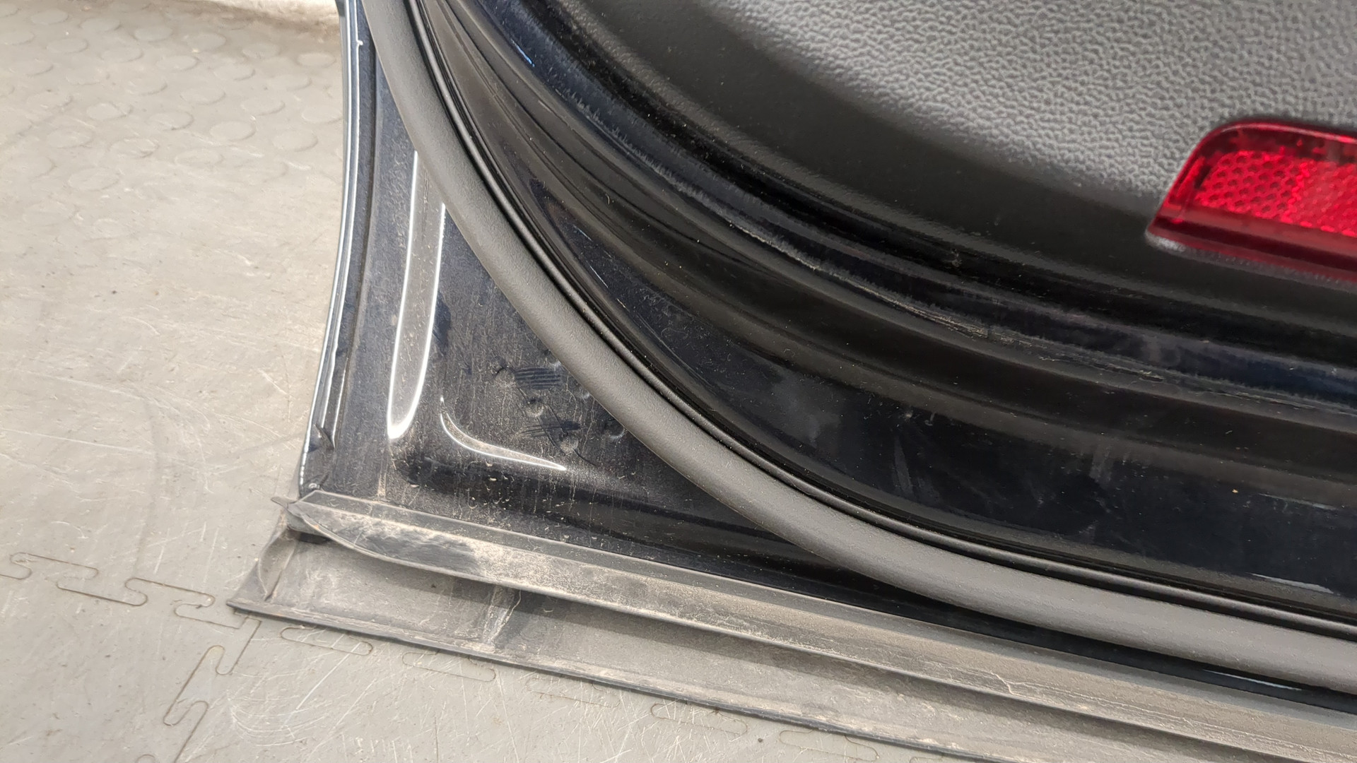 Дверь задняя левая