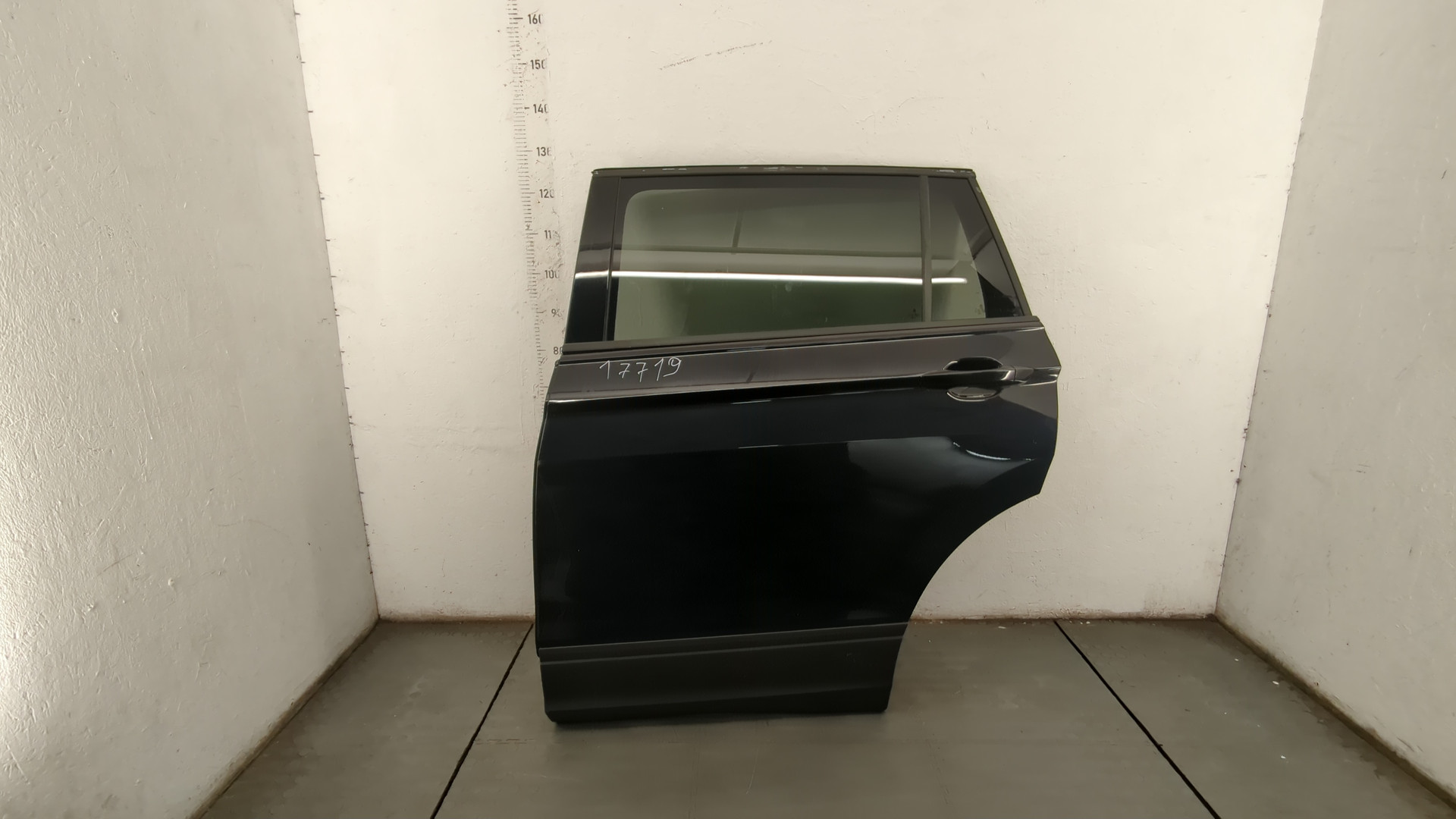 Дверь задняя левая