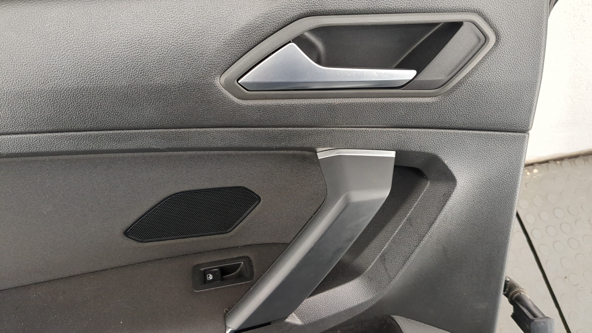 Дверь задняя левая