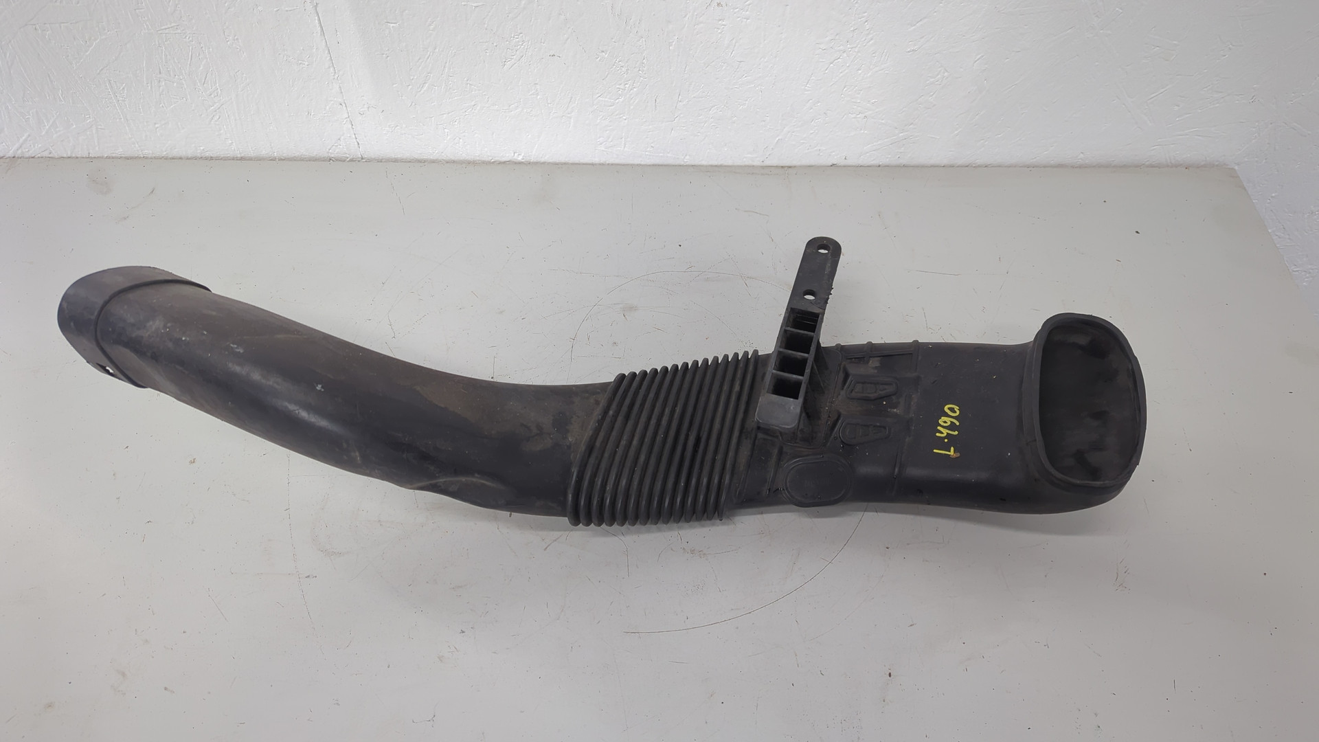 Патрубок воздушного фильтра