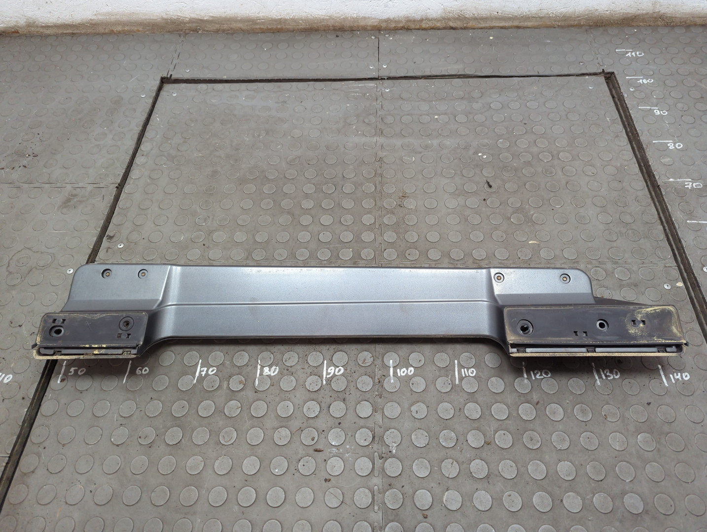 Рейлинг (релинг) правый (планка на крышу)