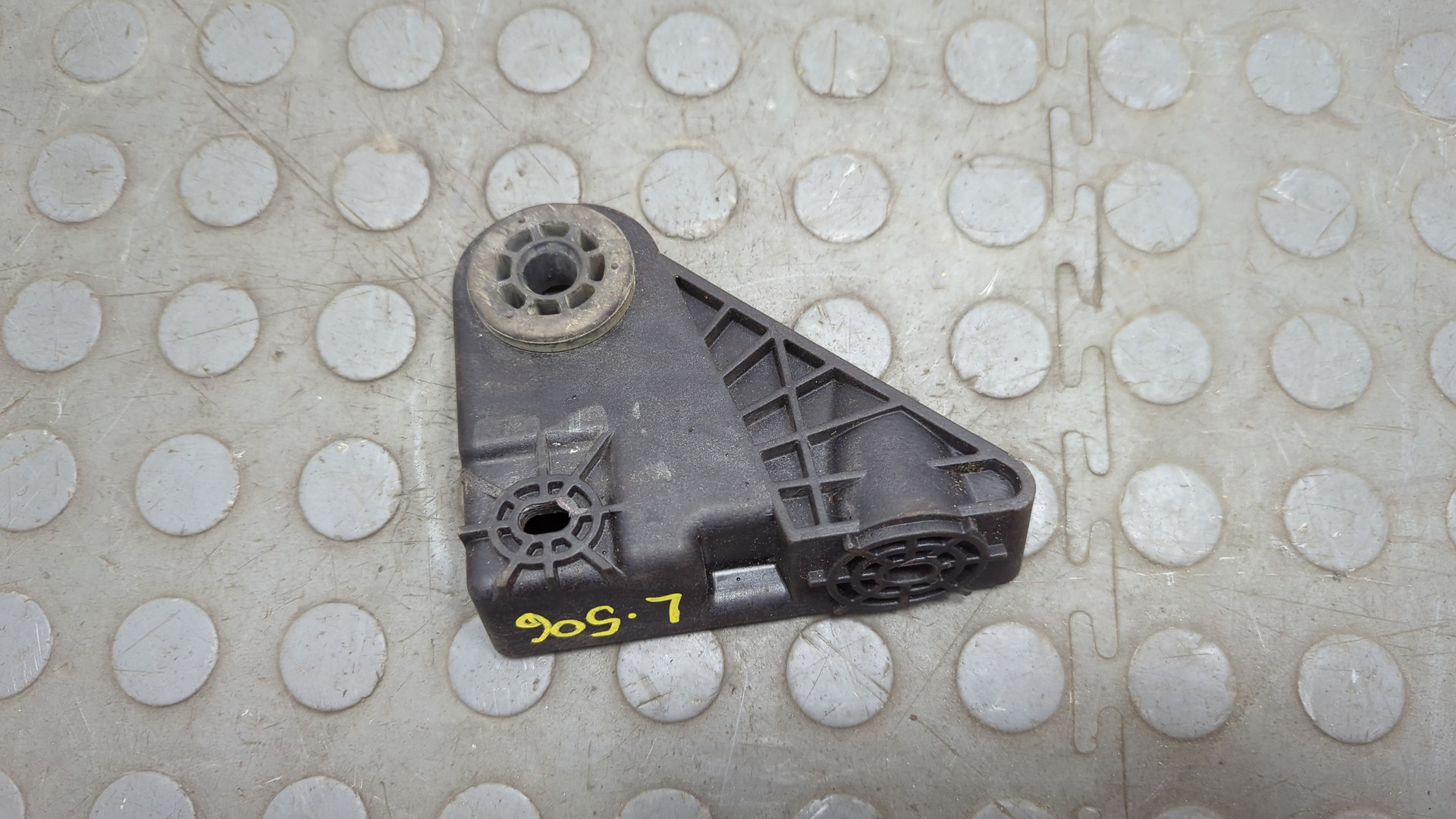 Кронштейн радиатора