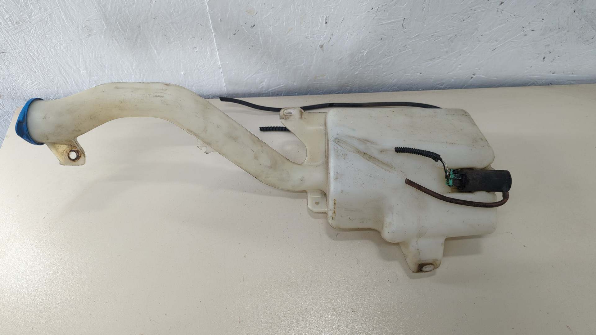 Бачок омывателя лобового стекла