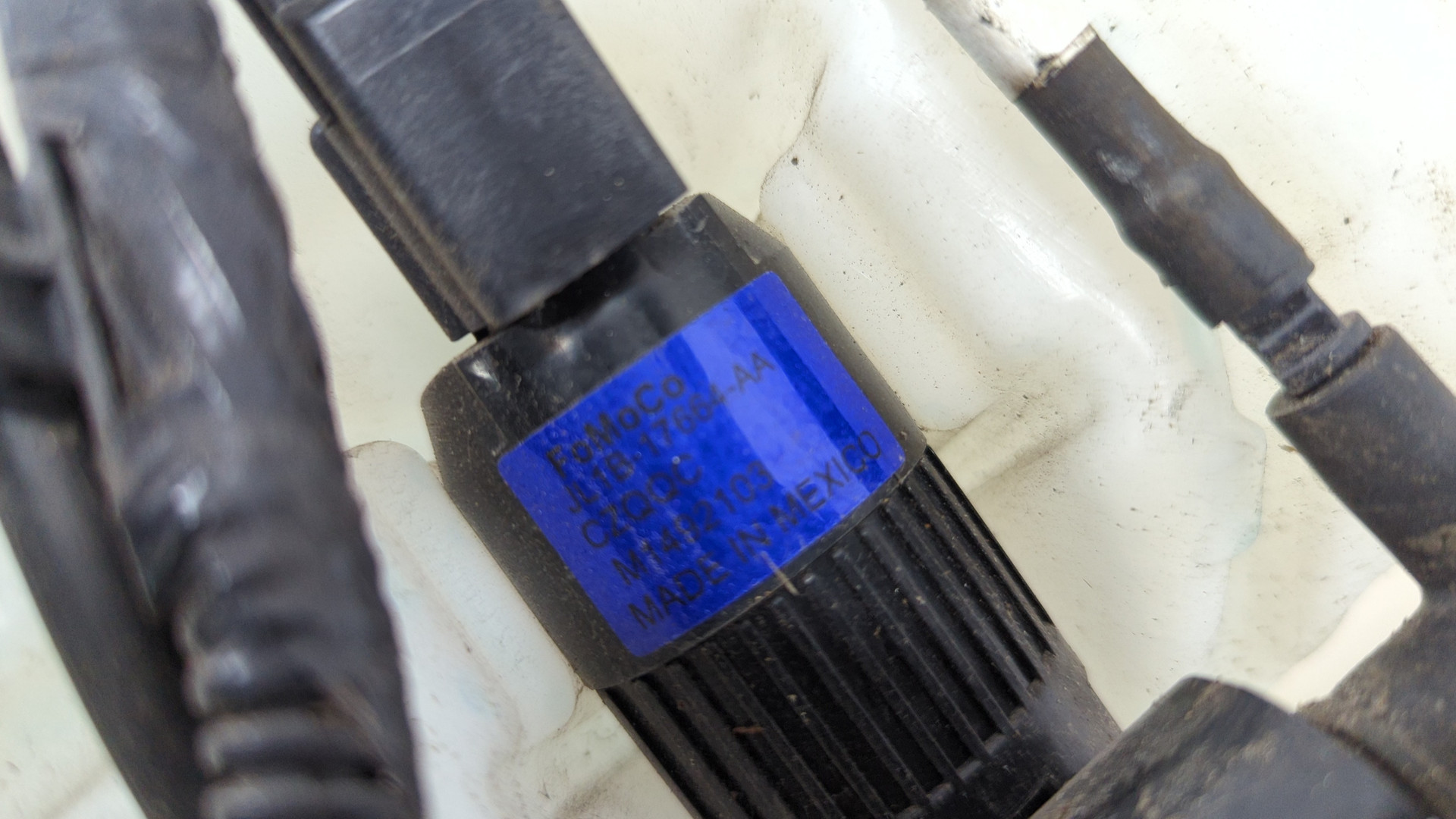 Бачок омывателя лобового стекла