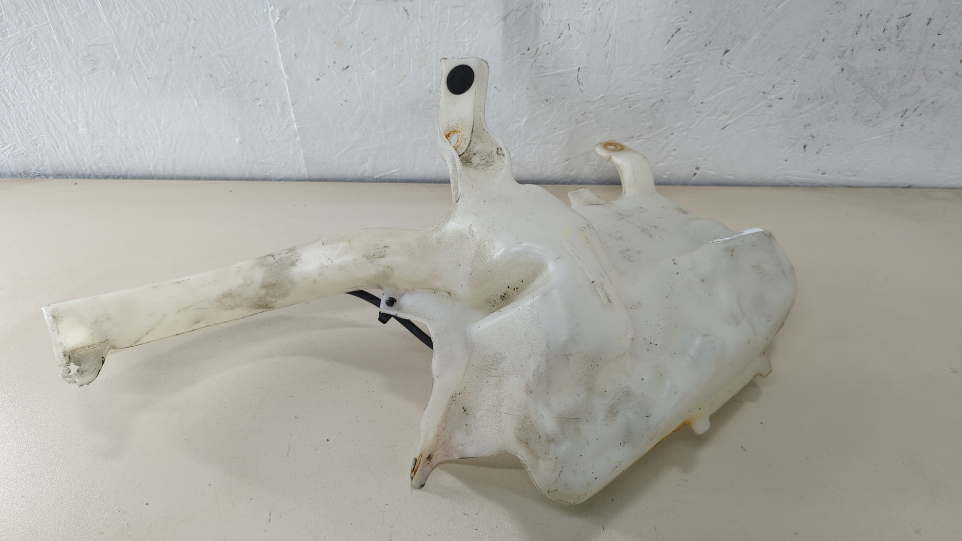 Бачок омывателя лобового стекла