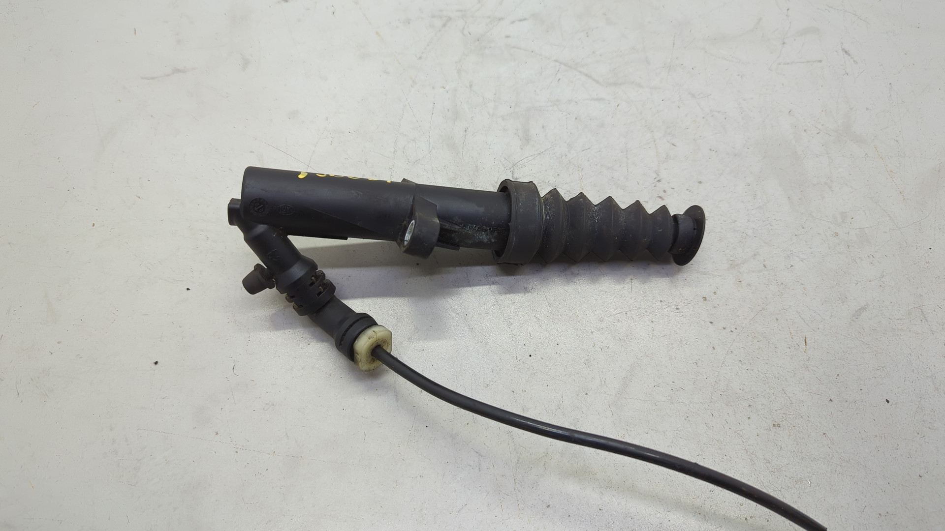 Цилиндр сцепления рабочий