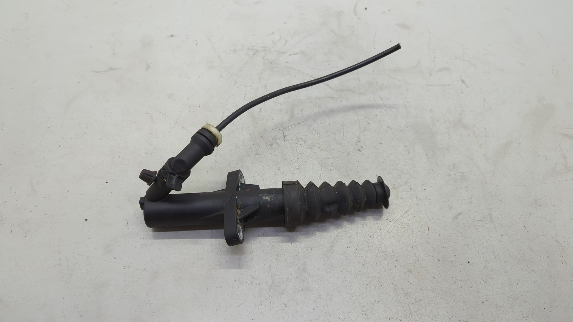 Цилиндр сцепления рабочий