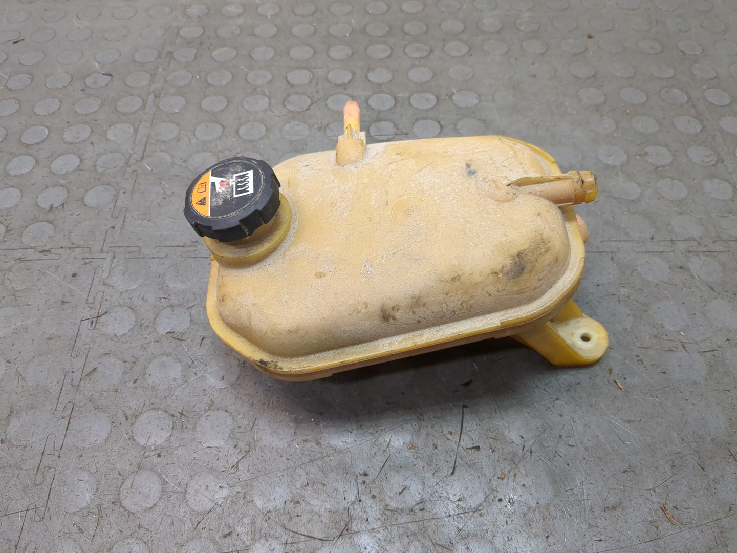 Бачок расширительный