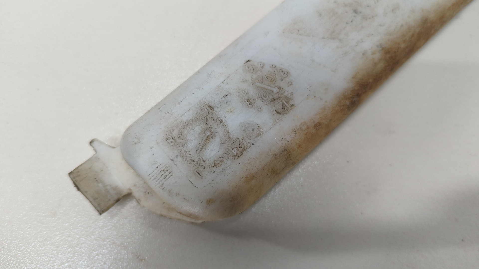 Бачок омывателя лобового стекла