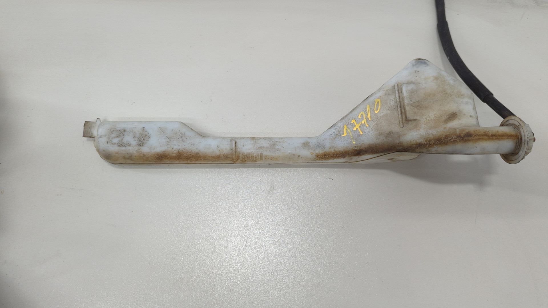 Бачок омывателя лобового стекла