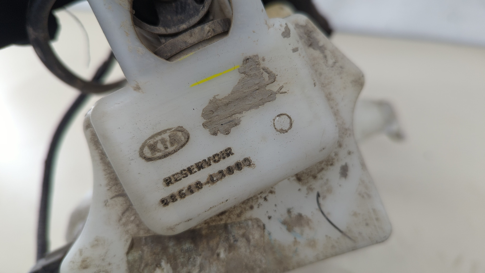 Бачок омывателя лобового стекла