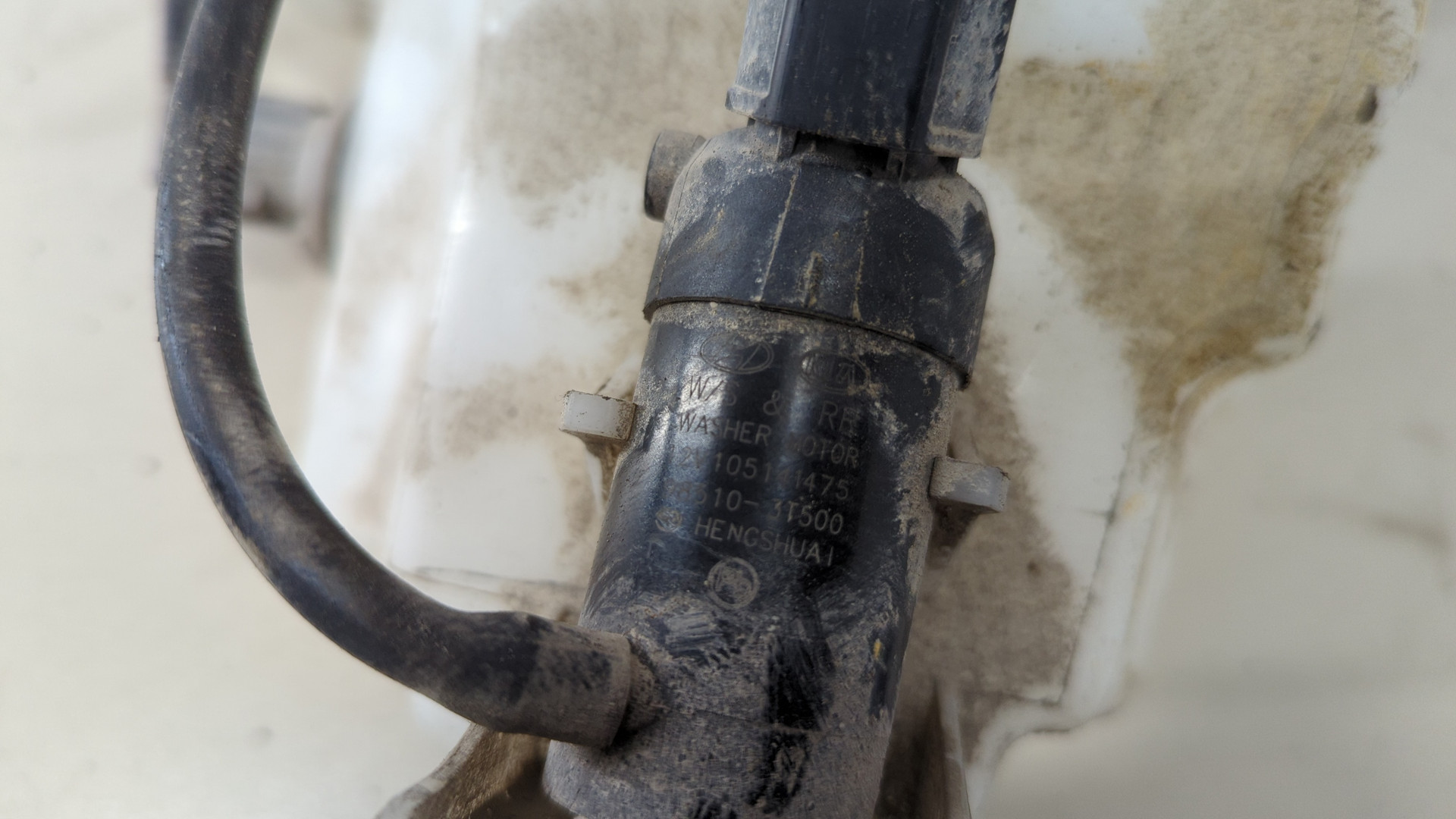 Бачок омывателя лобового стекла