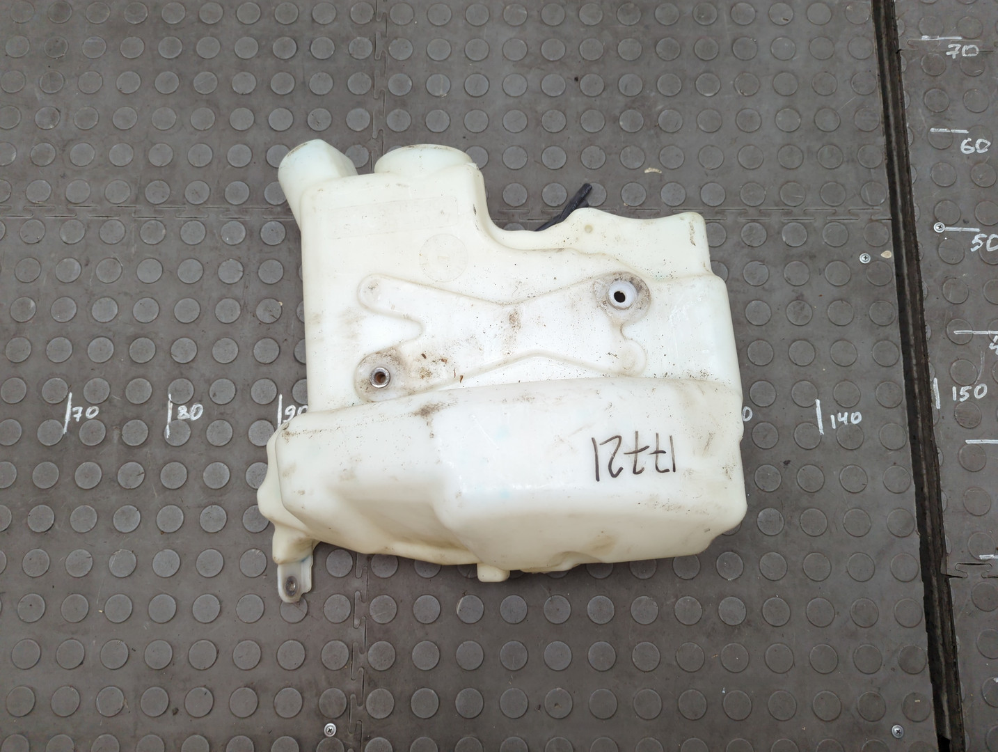 Бачок омывателя лобового стекла