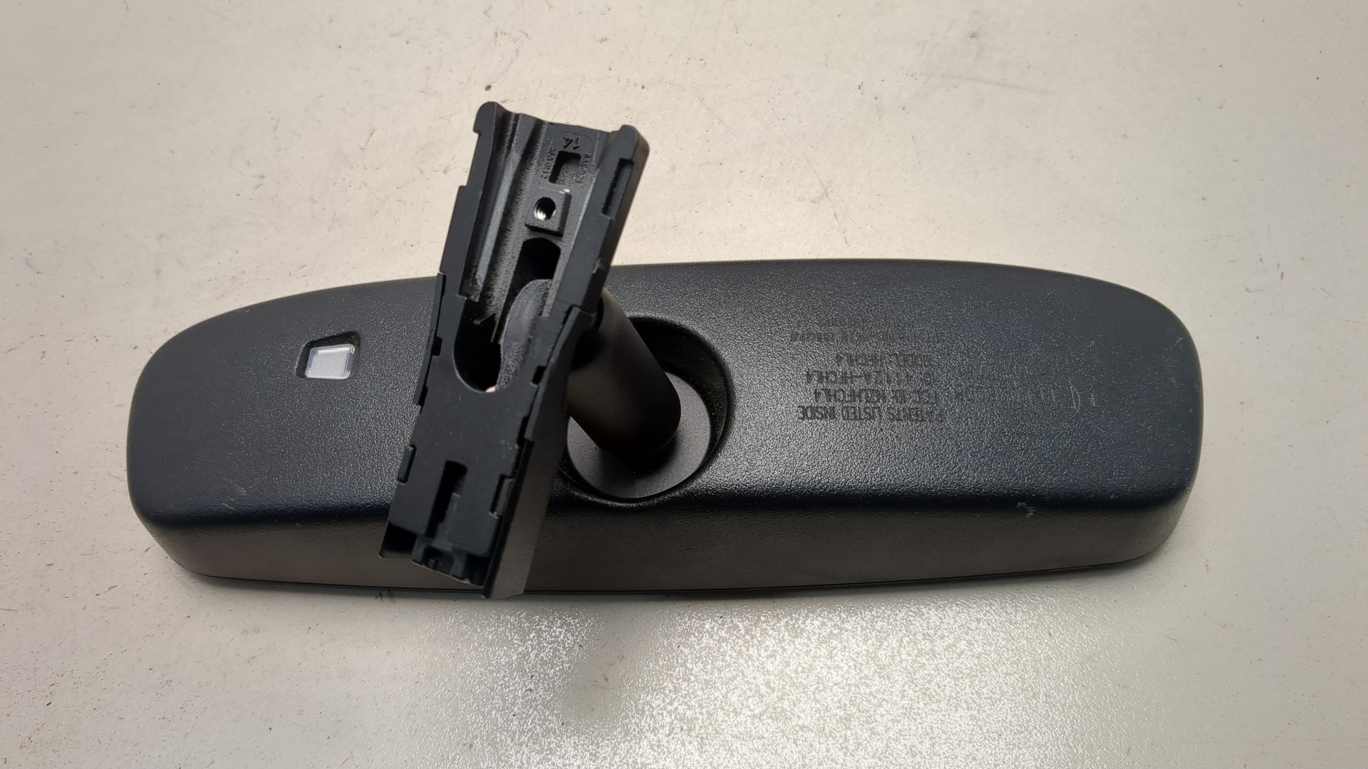 Зеркало заднего вида