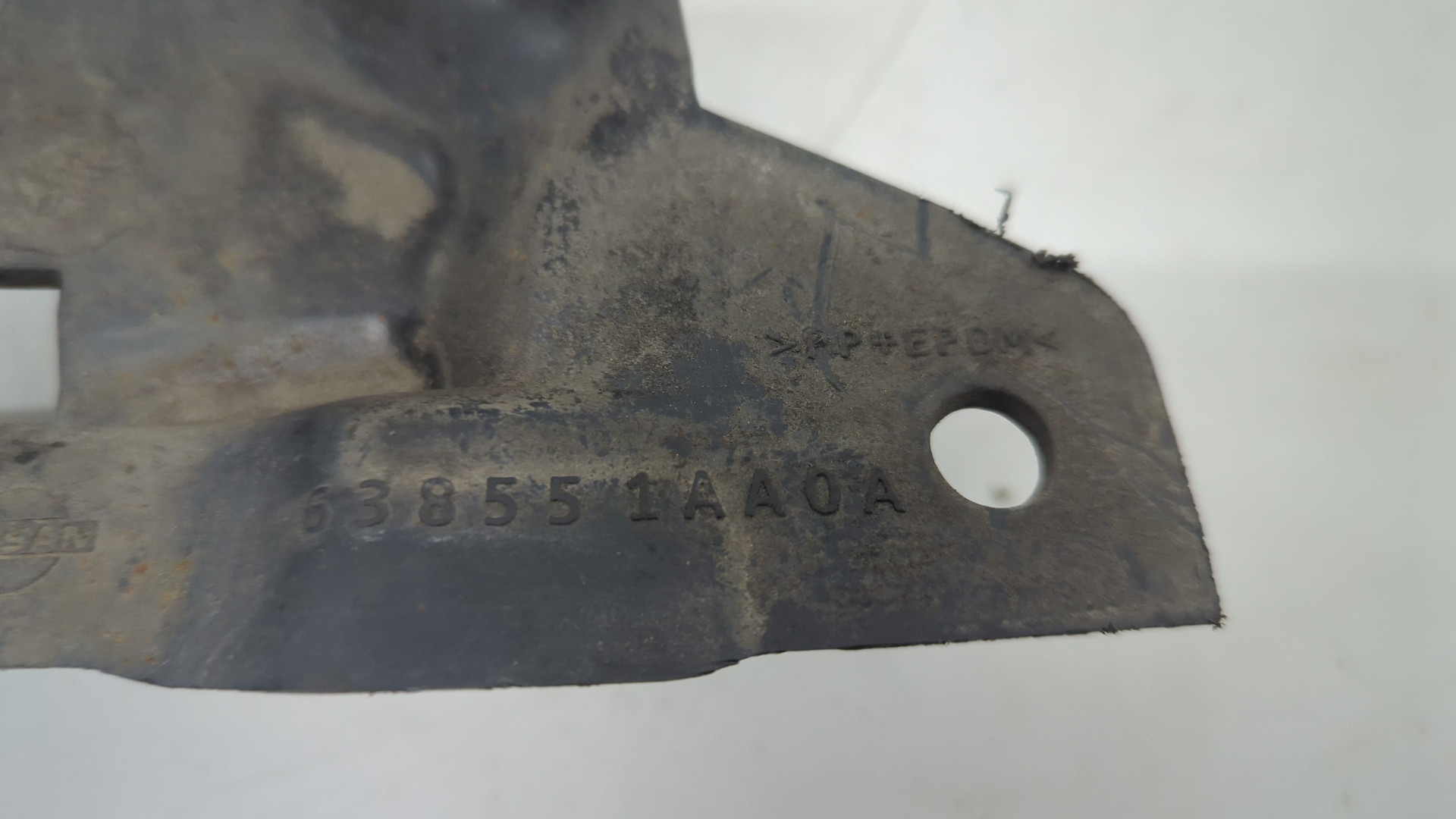 Брызговик передний левый