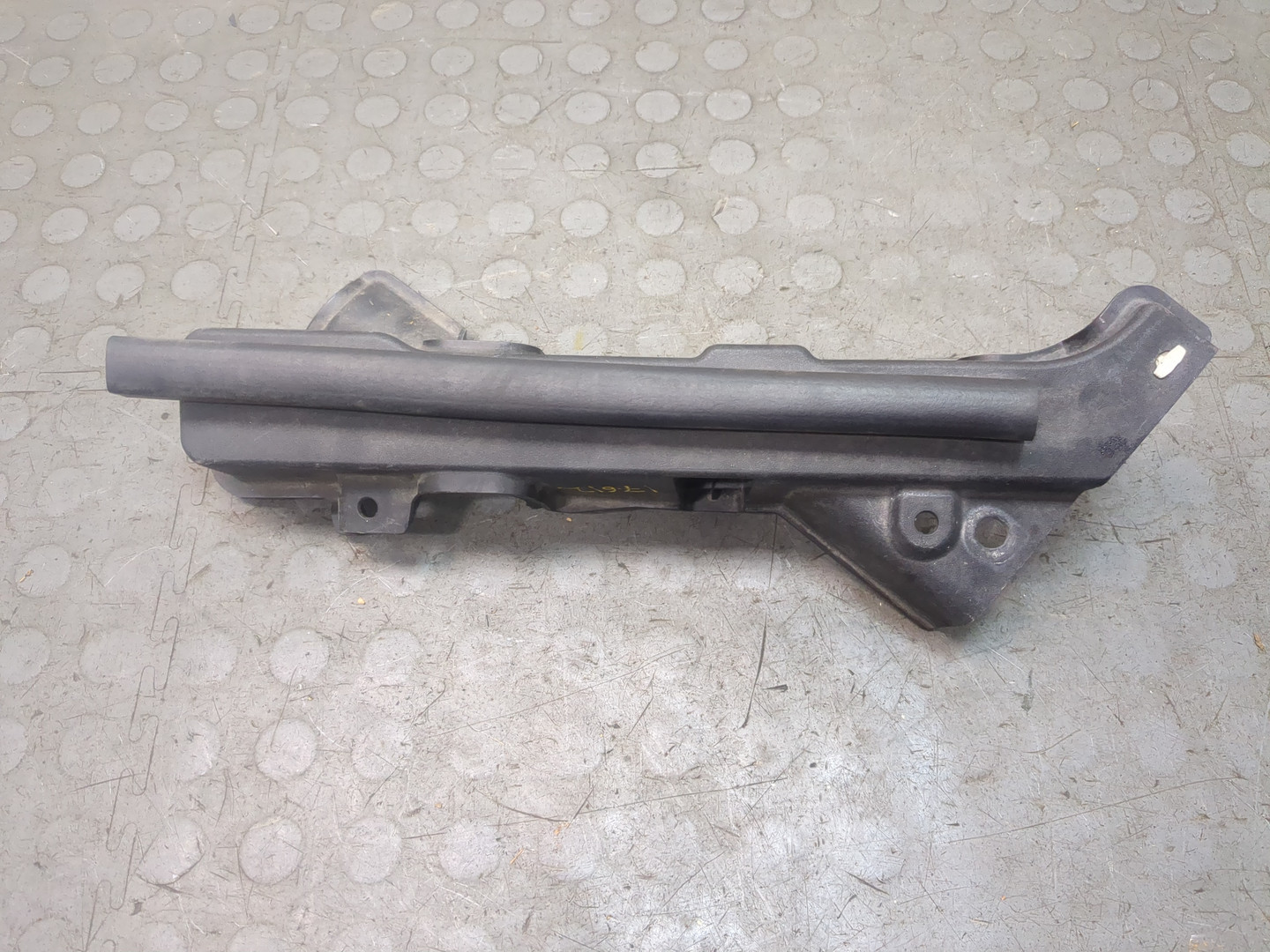 Накладка переднего крыла левого